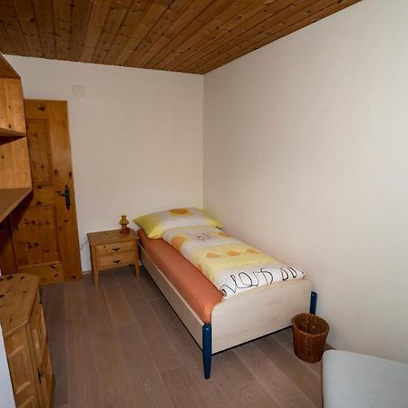 Chasa Nogler - Ferienwohnung Ramosch エクステリア 写真