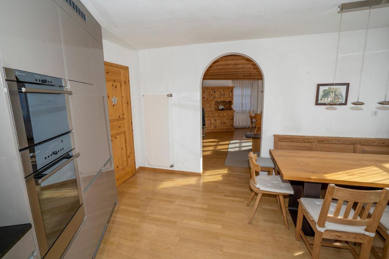Chasa Nogler - Ferienwohnung Ramosch エクステリア 写真