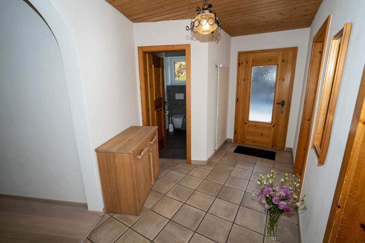 Chasa Nogler - Ferienwohnung Ramosch エクステリア 写真