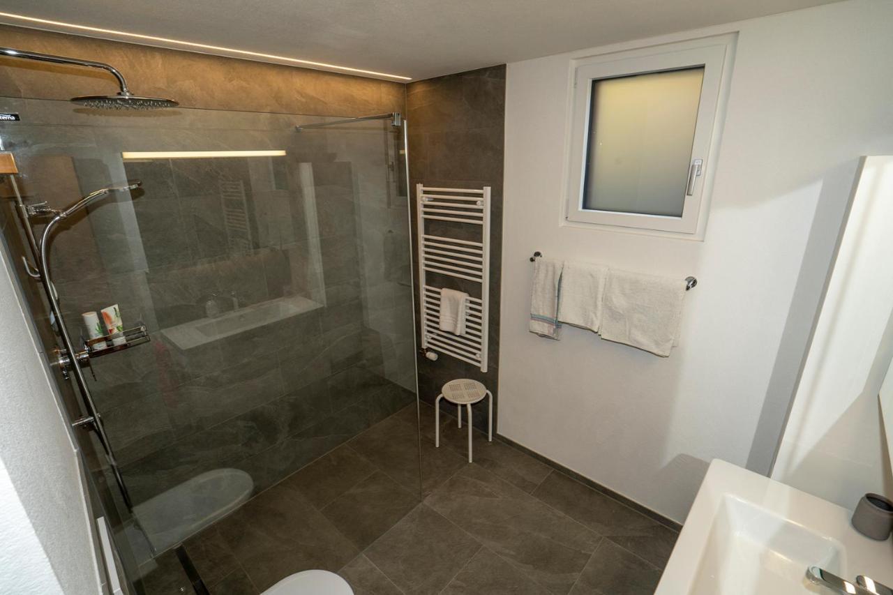 Chasa Nogler - Ferienwohnung Ramosch エクステリア 写真